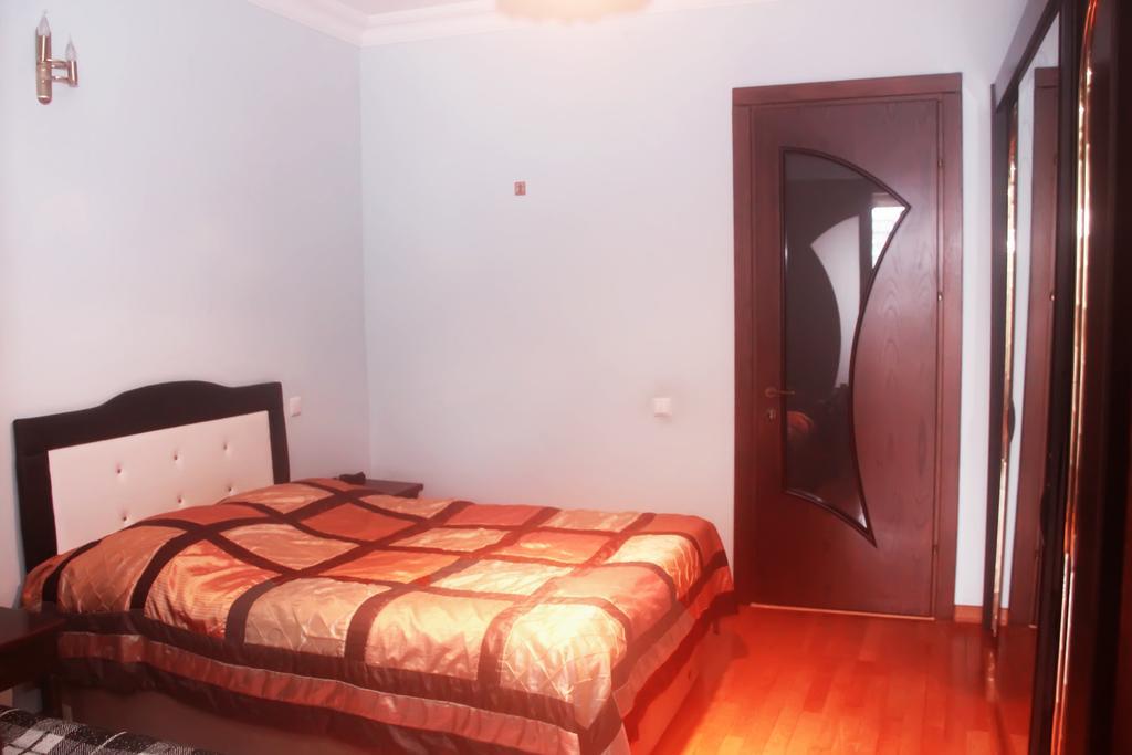 Apartment Rustaveli 57 Batumi Exterior photo
